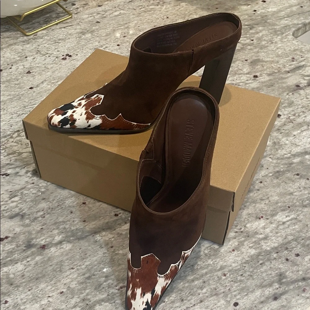 Steve Madden Brown and White cowhide Heeled Mules - Picture 6 of 9